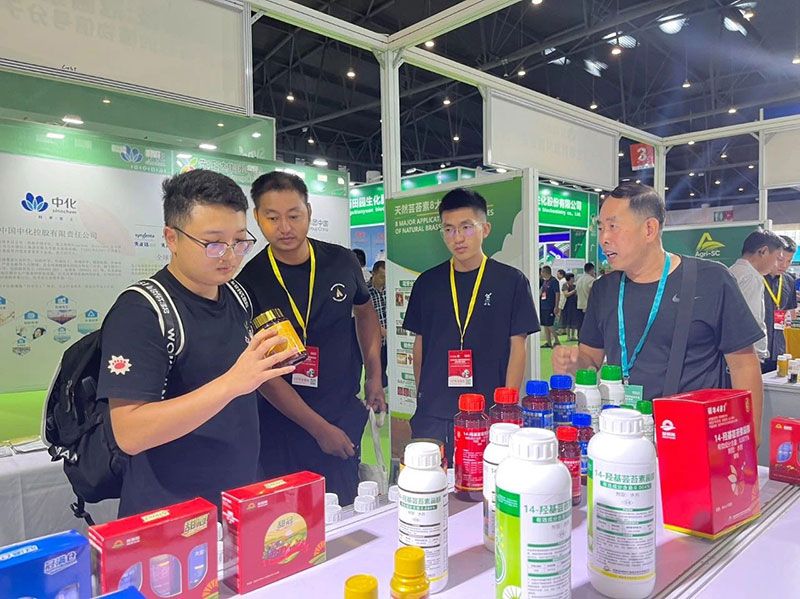 新朝陽(yáng)綠色生物科技亮相西部植?！半p交會(huì)”與第八屆綠色農(nóng)藥博覽會(huì)
