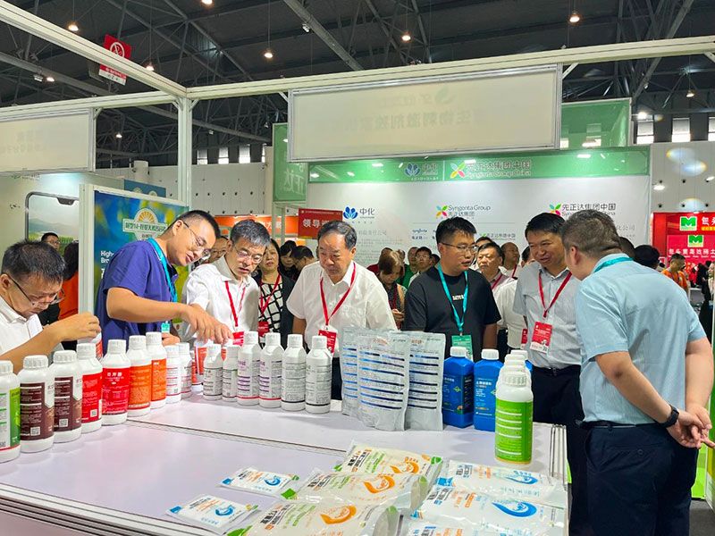新朝陽(yáng)綠色生物科技亮相西部植?！半p交會(huì)”與第八屆綠色農(nóng)藥博覽會(huì)