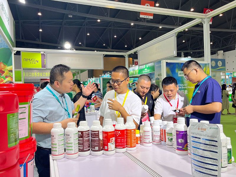 新朝陽(yáng)綠色生物科技亮相西部植?！半p交會(huì)”與第八屆綠色農(nóng)藥博覽會(huì)